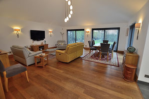 Living/dining room- click for photo gallery